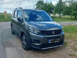 Grau Gebraucht 2020 Peugeot Rifter GT-line Van / Kleinbus | 26.500 € (Teuer)