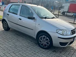 Silber Gebraucht 2006 Fiat Punto Kleinwagen | 1.600 € (Etwas zu teuer)