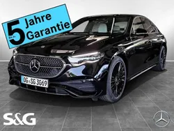 Metalliclack obsidianschwarz Gebraucht 2025 Mercedes E220 AMG Limousine | 79.603 €