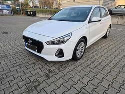 Weiß Gebraucht 2018 Hyundai i30 Limousine | 12.000 € (Guter Preis)