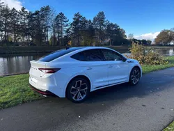 Weiß Gebraucht 2023 Skoda Enyaq iV RS SUV | 47.900 € (Fairer Preis)