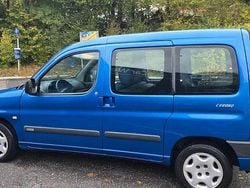 Blau Gebraucht 2000 Citroën Berlingo Van / Kleinbus | 1.850 € (Etwas zu teuer)