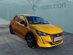 Gelb Gebraucht 2022 Peugeot e-208 Active Kleinwagen | 16.990 € (Fairer Preis)