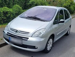 Silber Gebraucht 2004 Citroën Xsara Picasso Van / Kleinbus | 4.299 € (Teuer)