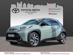 Urban khaki / night (metallic) Gebraucht 2024 Toyota Aygo X-plore Kleinwagen | 19.950 € (Etwas zu teuer)