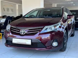Rot Gebraucht 2014 Toyota Avensis Edition Kombi | 7.590 € (Fairer Preis)