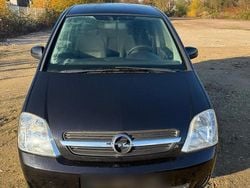 Schwarz Gebraucht 2005 Opel Meriva Van / Kleinbus | 1.900 € (Fairer Preis)