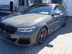 Grau Gebraucht 2021 BMW 530 M Sport Limousine | 33.950 €