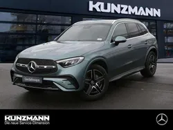 Metalliclack verdesilber Gebraucht 2025 Mercedes GLC220 AMG SUV | 56.849 €