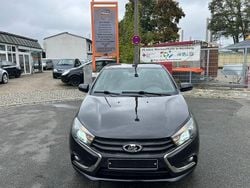 Schwarz Gebraucht 2017 Lada Vesta Limousine | 5.500 € (Fairer Preis)
