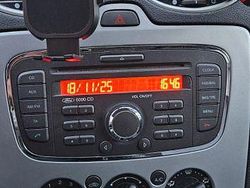 Blau Gebraucht 2007 Ford Focus Limousine | 5.000 € (Etwas zu teuer)