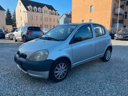 Grau Gebraucht 2002 Toyota Yaris Luna Limousine | 1.500 € (Fairer Preis)