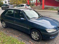 Blau Gebraucht 1998 Peugeot 306 Kleinwagen | 1.450 €