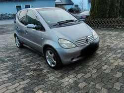 Grau Gebraucht 2000 Mercedes A190 Elegance Van / Kleinbus | 2.350 € (Fairer Preis)