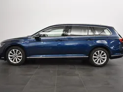 Aquamarinblau Gebraucht 2022 VW Passat GTE Kombi | 17.880 € (Guter Preis)