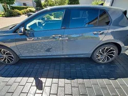 Grau Gebraucht 2024 VW Golf VIII Move Limousine | 27.000 € (Guter Preis)