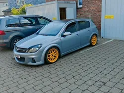 Grau Gebraucht 2005 Opel Astra Kleinwagen | 2.600 € (Fairer Preis)