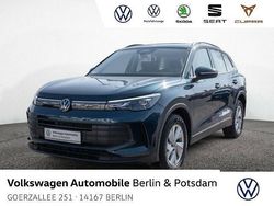 Nightshade blue metallic Gebraucht 2024 VW Tiguan Basis SUV | 38.990 € (Etwas zu teuer)