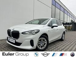 Weiss Gebraucht 2022 BMW 225 Active Tourer Sport Line Van / Kleinbus | 30.899 € (Guter Preis)