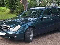 Grün Gebraucht 2005 Mercedes 240 Limousine | 2.900 €