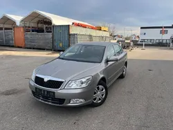 Beige Gebraucht 2009 Skoda Octavia Elegance Kombi | 4.299 € (Fairer Preis)