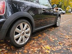 Schwarz Gebraucht 2007 Mini Cooper Kleinwagen | 1.300 €