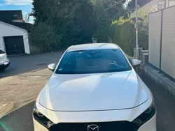 Weiß Gebraucht 2020 Mazda 3 Selection Limousine | 17.500 € (Fairer Preis)