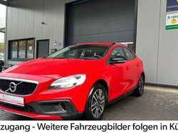 Rot Gebraucht 2016 Volvo V40 CC Momentum Kombi | 17.890 € (Fairer Preis)