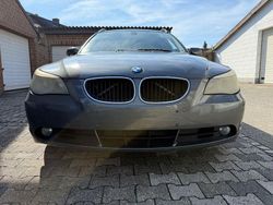 Grau Gebraucht 2005 BMW 525 Kombi | 1.111 €