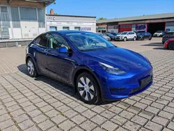 Blau Gebraucht 2024 Tesla Model Y Long Range RWD SUV | 36.970 € (Fairer Preis)