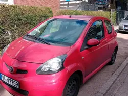 Rot Gebraucht 2010 Toyota Aygo Kleinwagen | 1.500 € (Etwas zu teuer)