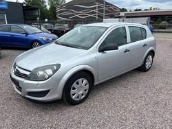 Silber Gebraucht 2009 Opel Astra Limousine | 3.990 € (Fairer Preis)