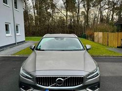Grau Gebraucht 2018 Volvo V60 Inscription Kombi | 20.950 € (Teuer)