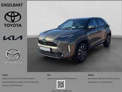 Manganbronze metallic Gebraucht 2023 Toyota Yaris Hybrid Connect Style | 24.950 € (Fairer Preis)