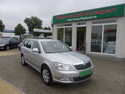 Silber metallic Gebraucht 2012 Skoda Octavia Ambition Kombi | 14.450 €
