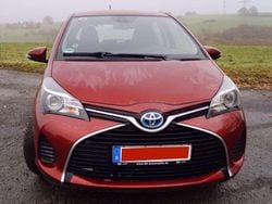 Gebraucht 2015 Toyota Yaris Hybrid Club Limousine | 11.750 € (Etwas zu teuer)