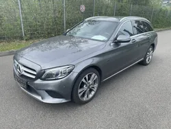 Grau Gebraucht 2021 Mercedes C300 Kombi | 17.999 € (Guter Preis)