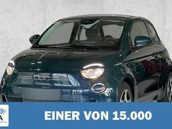 Grün metallic Gebraucht 2023 Fiat 500e Action | 22.300 €