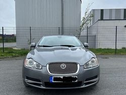 Grau Gebraucht 2008 Jaguar XF Premium Luxury Limousine | 8.990 €