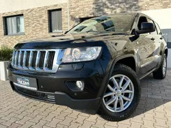 Brilliant black crystal pearl Gebraucht 2013 Jeep Grand Cherokee Laredo SUV | 10.990 € (Superpreis)