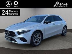 Silber Gebraucht 2023 Mercedes A200 Kleinwagen | 34.980 € (Teuer)