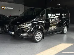Schwarz Gebraucht 2018 Ford Tourneo Custom Titanium Van / Kleinbus | 31.750 € (Etwas zu teuer)