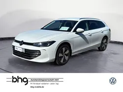 Pure white Gebraucht 2025 VW Passat Business Kombi | 33.930 € (Superpreis)