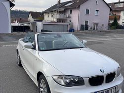 Weiß Gebraucht 2009 BMW 118 Cabriolet Cabrio | 6.700 € (Fairer Preis)