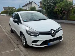 Weiß Gebraucht 2018 Renault Clio IV LIMITED Kleinwagen | 11.950 € (Teuer)