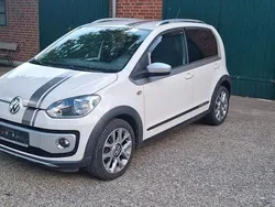 Weiß Gebraucht 2015 VW cross up! Kleinwagen | 7.890 € (Fairer Preis)