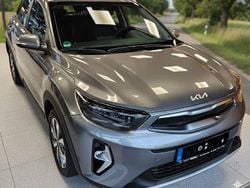Grau Gebraucht 2024 Kia Stonic Vision SUV | 19.990 € (Guter Preis)