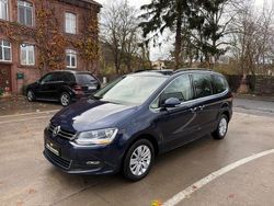 Blau Gebraucht 2012 VW Sharan Comfortline Van / Kleinbus | 17.999 € (Teuer)