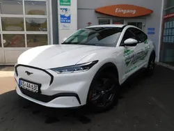 Weiß Gebraucht 2022 Ford Mustang Mach-E Basis SUV | 33.960 € (Fairer Preis)