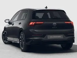 Grenadillschwarz metallic Neu 2024 VW Golf VIII R-line Limousine | 32.630 € (Guter Preis)